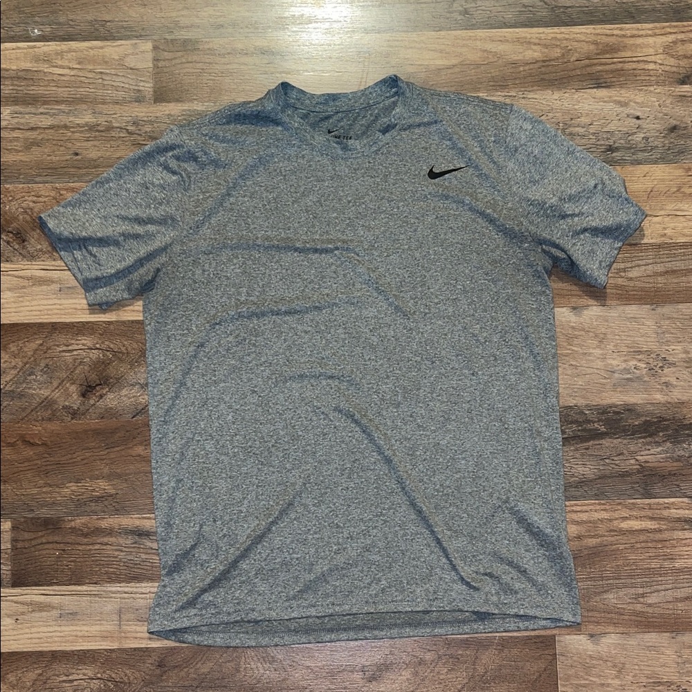 Nike Men's Heather Gray Short Sleeve Tee size Large